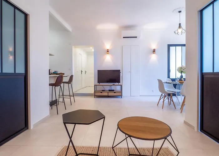 Grand Appartement 4 Pieces Centre De Cannes